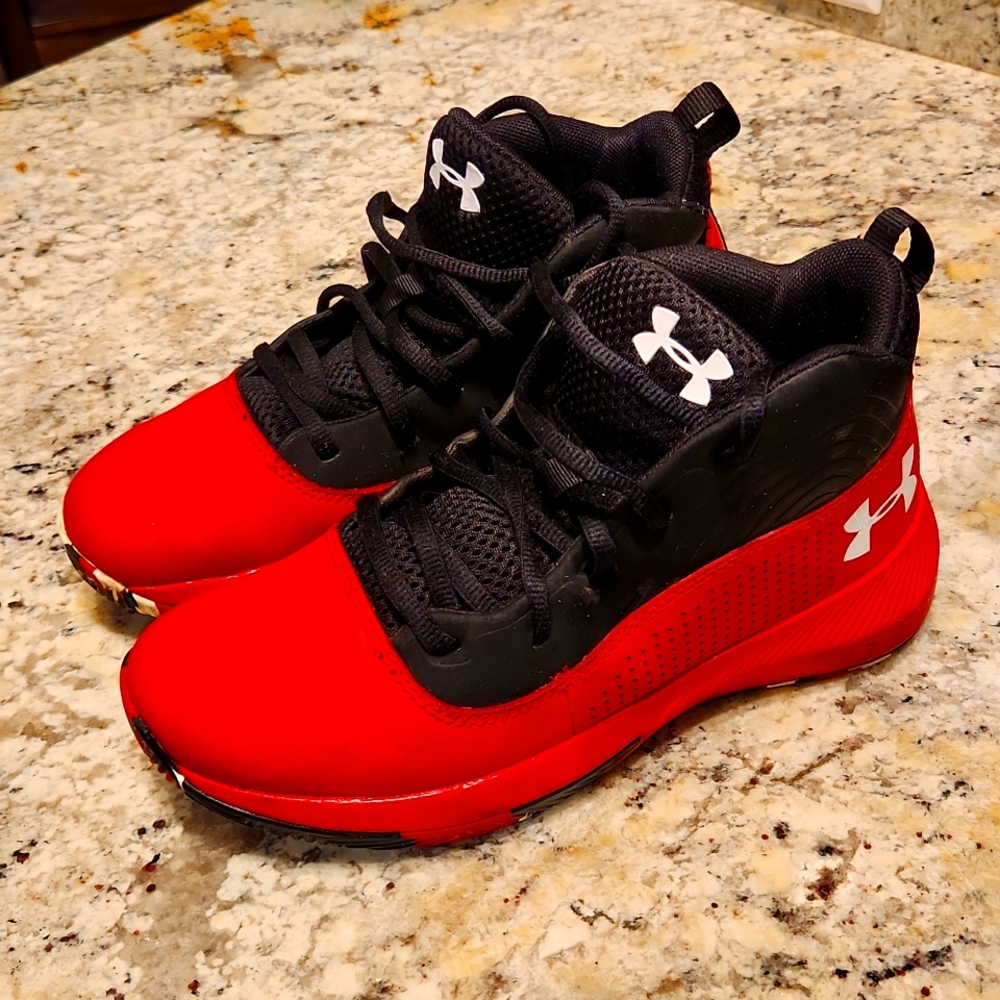 Under Armour Boys Size 5, Red with Black, High Top Sneakers
